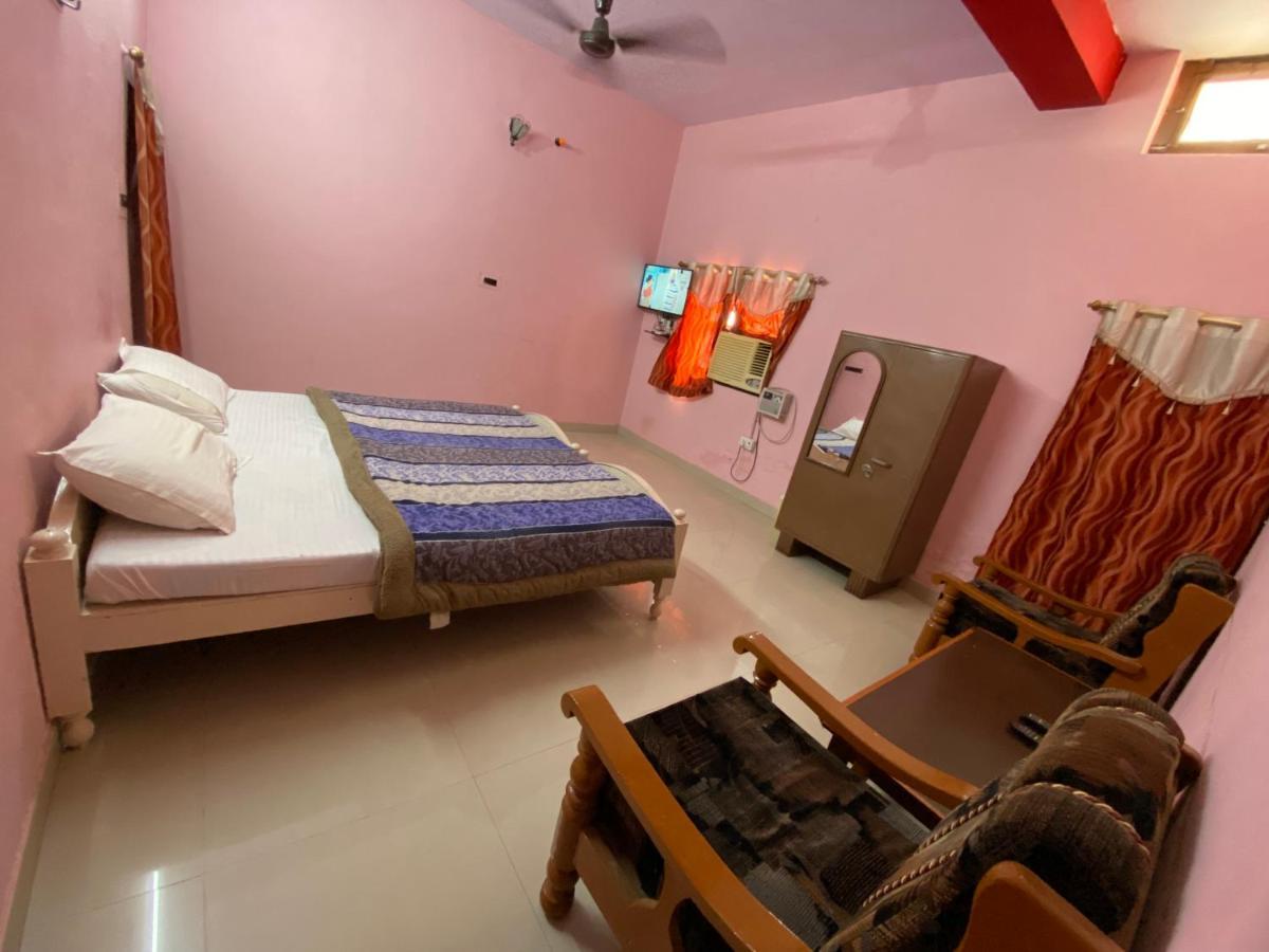 Hotel Shri Mahant Orchha 5 Mint Walking From Ram Raja Temple Luaran gambar
