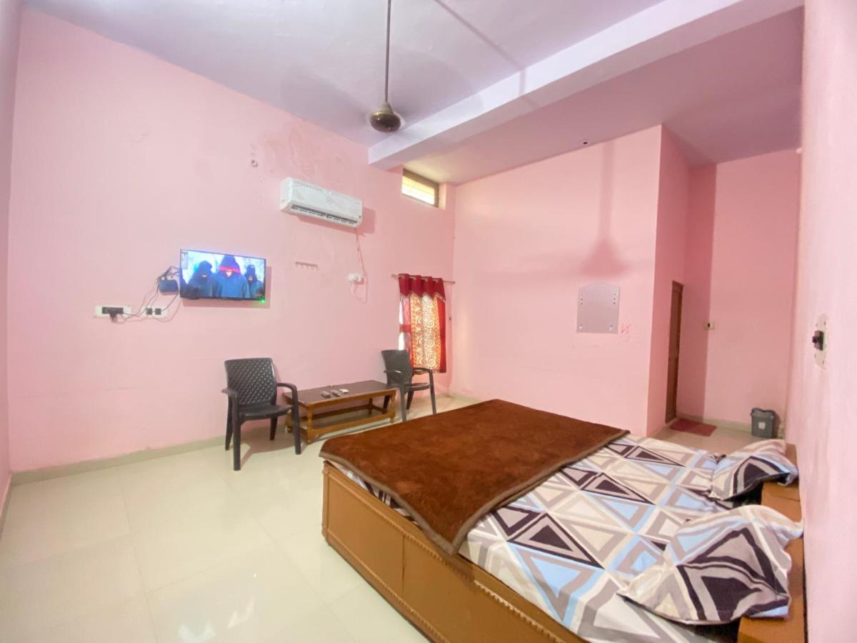 Hotel Shri Mahant Orchha 5 Mint Walking From Ram Raja Temple Luaran gambar