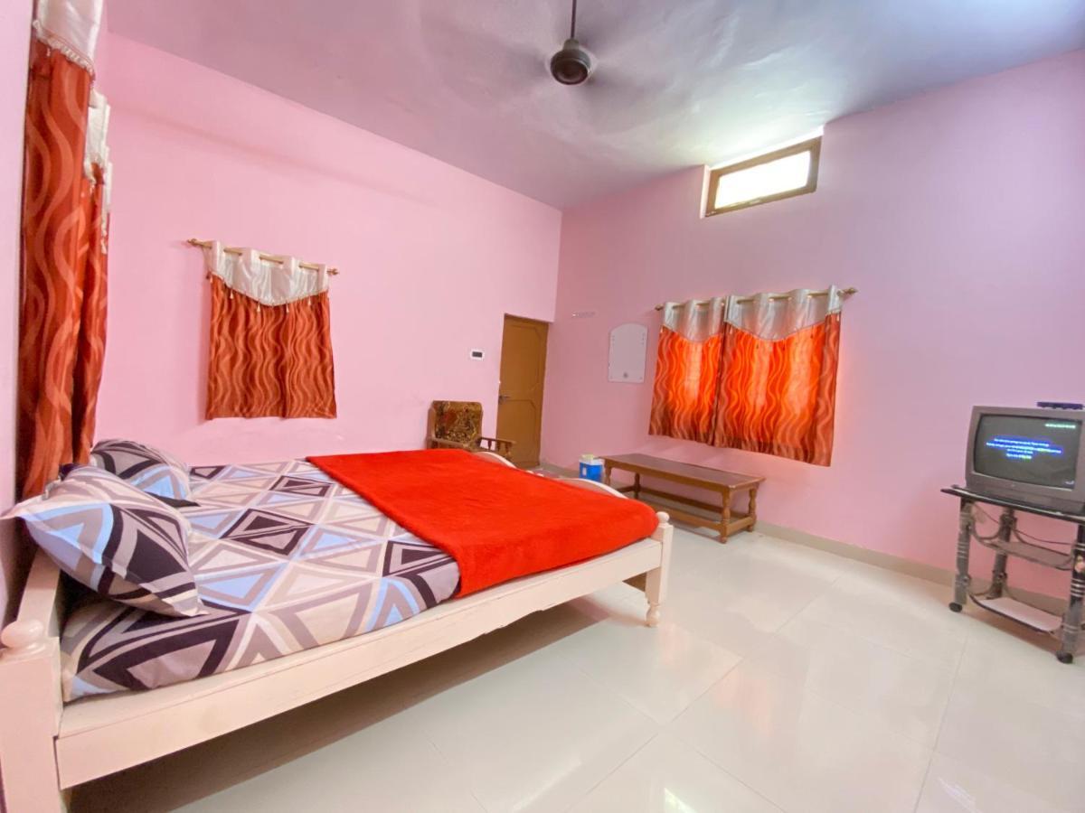 Hotel Shri Mahant Orchha 5 Mint Walking From Ram Raja Temple Luaran gambar