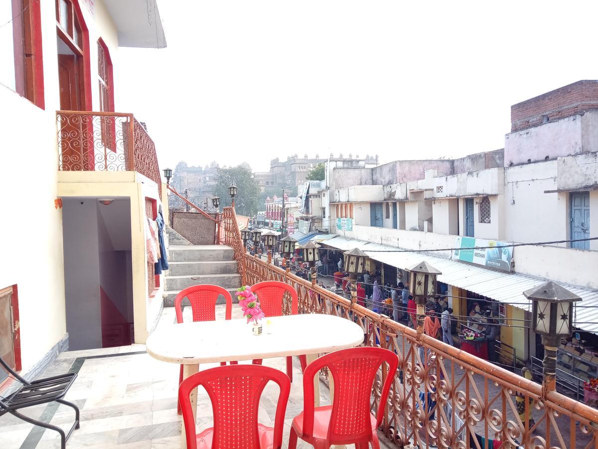 Hotel Shri Mahant Orchha 5 Mint Walking From Ram Raja Temple Luaran gambar