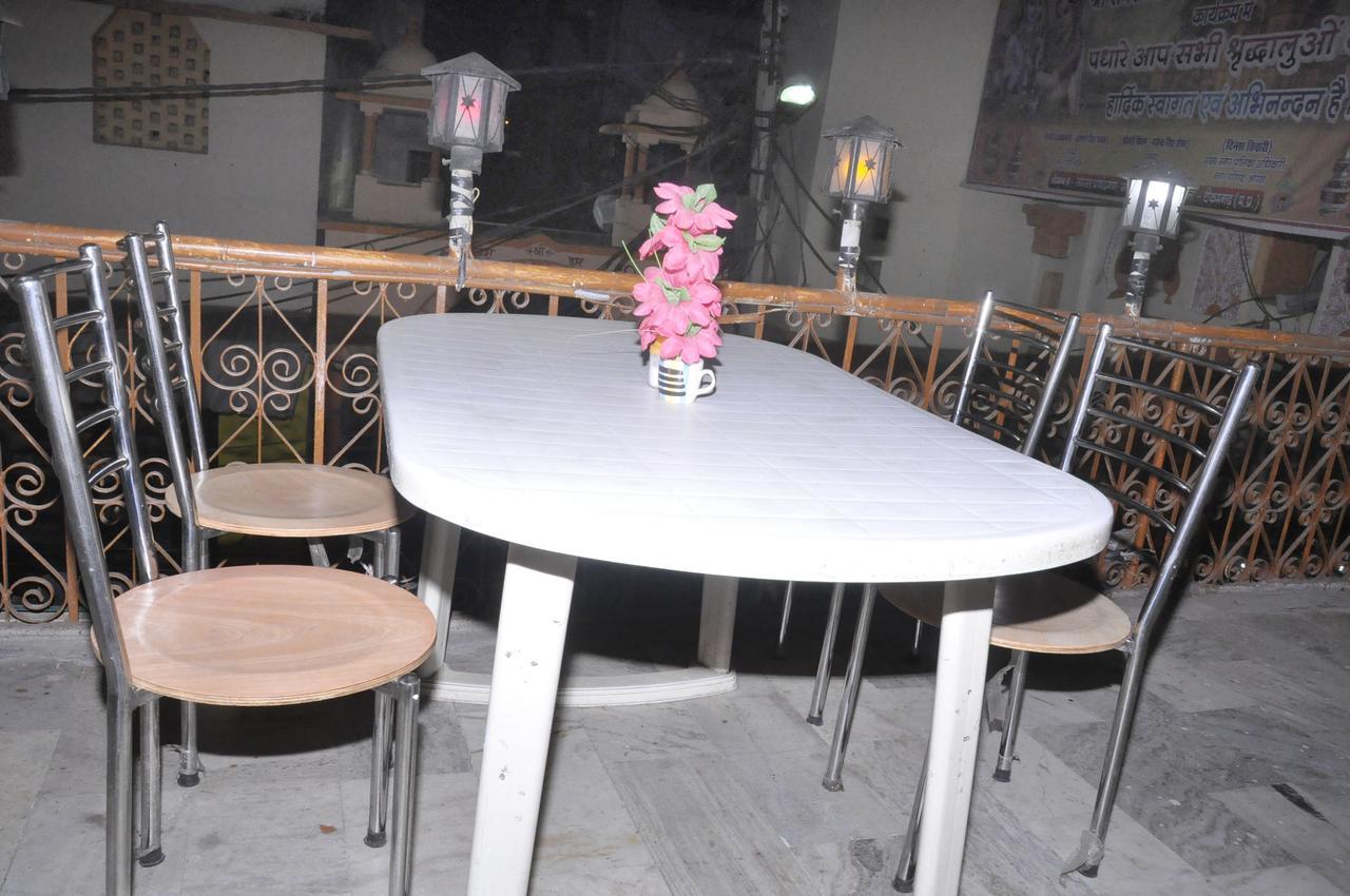 Hotel Shri Mahant Orchha 5 Mint Walking From Ram Raja Temple Luaran gambar